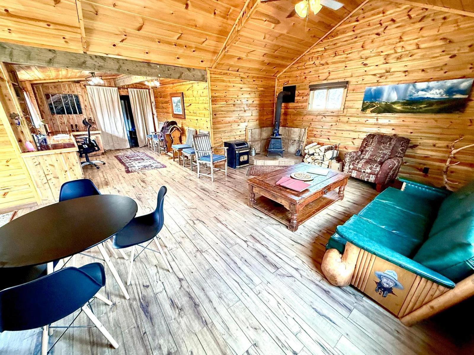 Aubin Sky Lodging At The Yl Ranch Savery Экстерьер фото